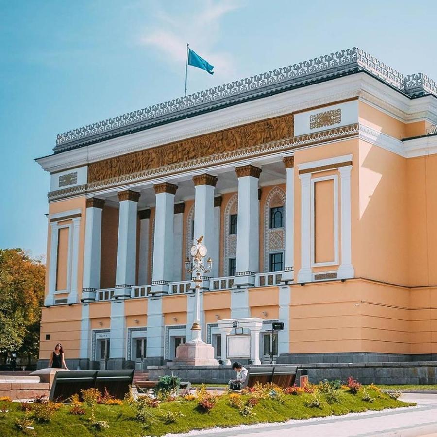 The Soviet Union Apartment In The Heart Of The Old City Almaty Exterior foto